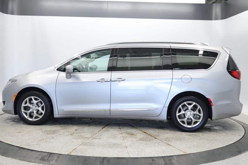 Used 2017 Chrysler Pacifica Limited with VIN 2C4RC1GG3HR610788 for sale in Coon Rapids, Minnesota