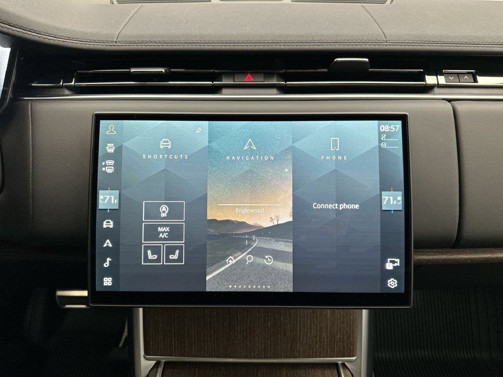 New 2027 Eiger Grey Land Rover SE image 13