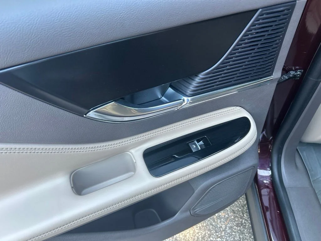 Used 2020 Red Lincoln Standard image 26