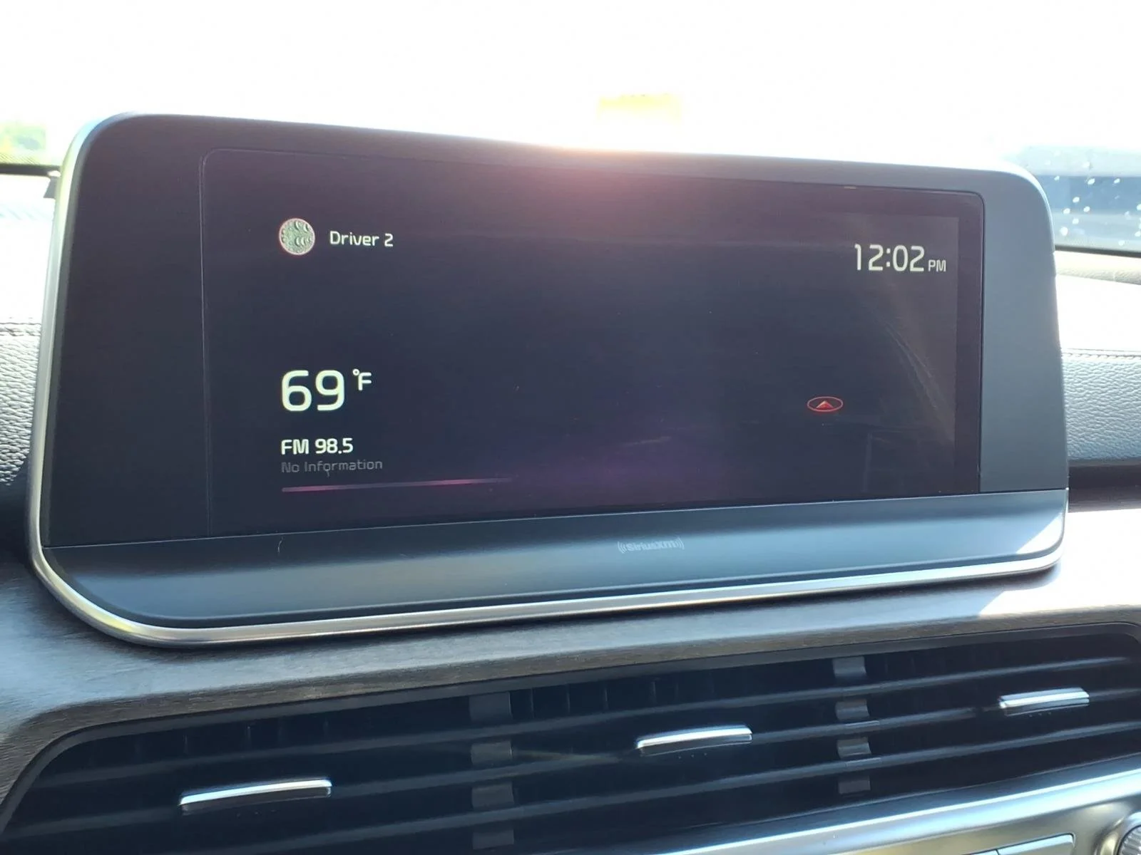 Used 2021 Glacial White Pearl Kia EX image 11