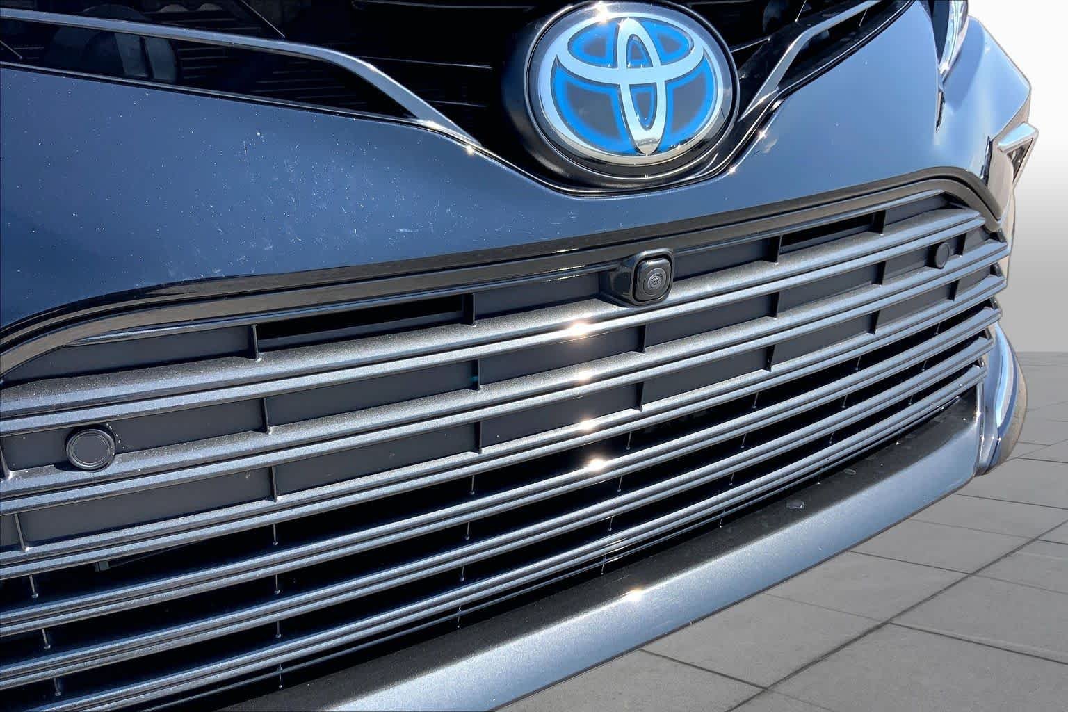 Used 2024 Midnight Black Metallic Toyota Hybrid XLE image 29