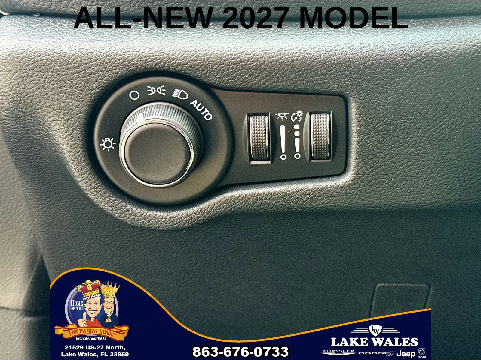 New 2027 Diamond Black Crystal Pearl-Coat Exterior Paint Chrysler Limited image 9