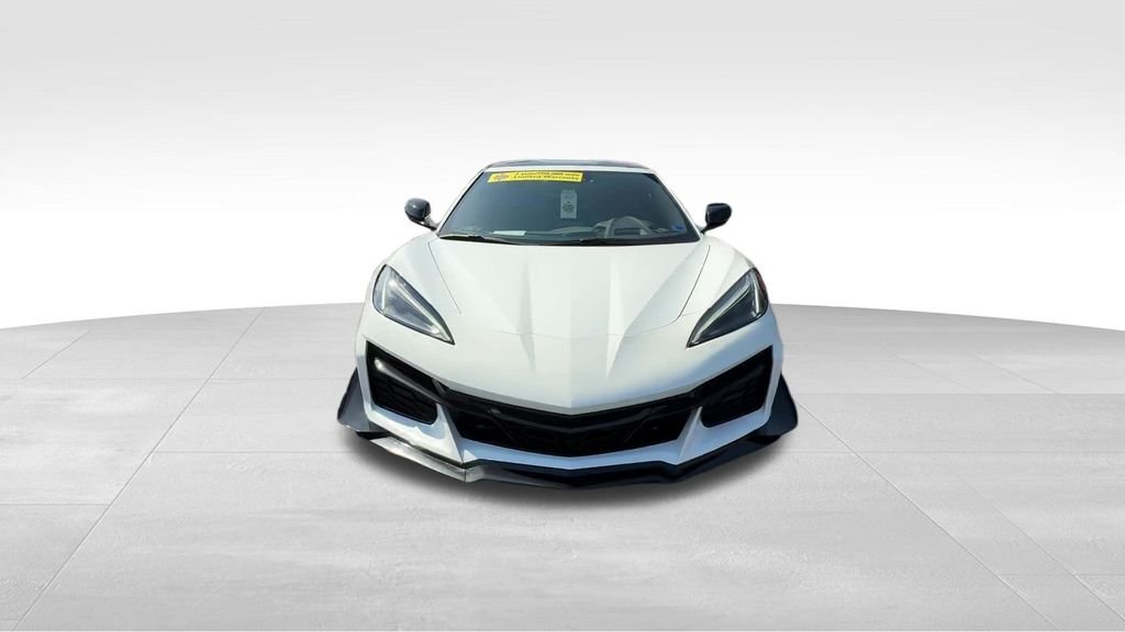Used 2025 Arctic White Chevrolet Stingray image 9