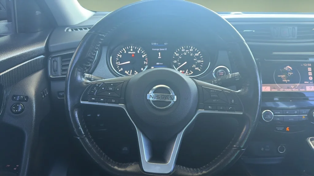 Used 2018 Gun Metallic Nissan SL image 16