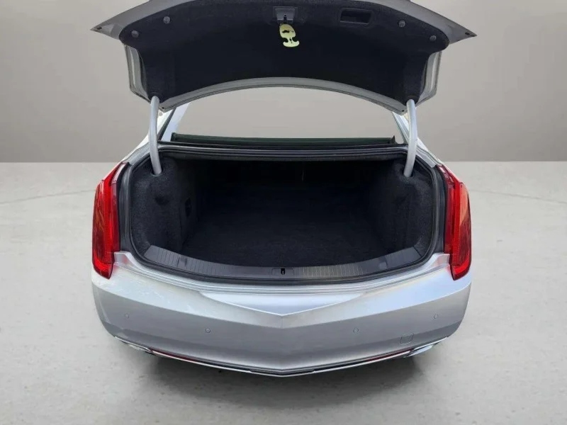 Used 2017 Silver Cadillac Luxury image 31