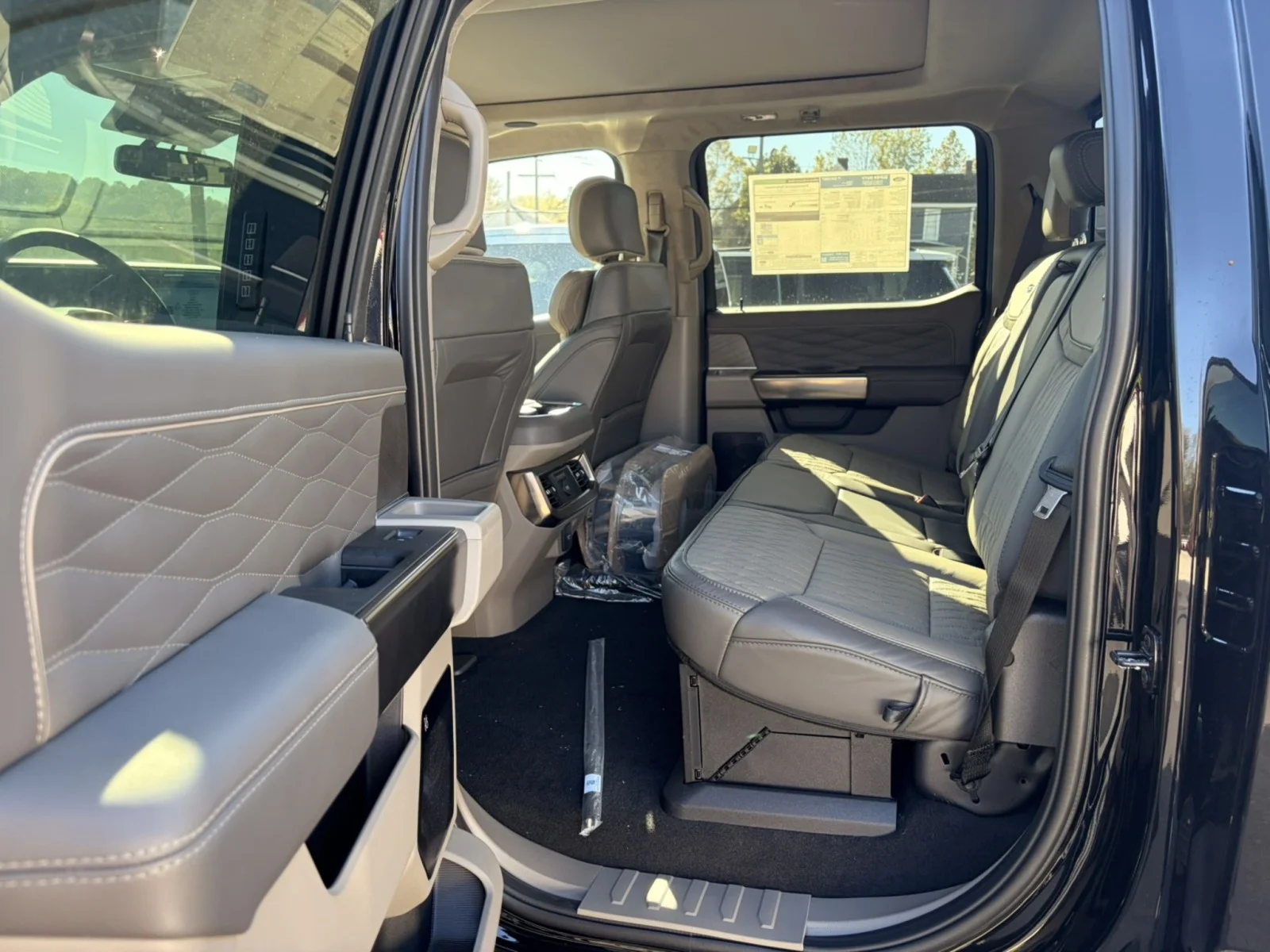 New 2027 Agate Black Metallic Ford F-350® Platinum® image 29