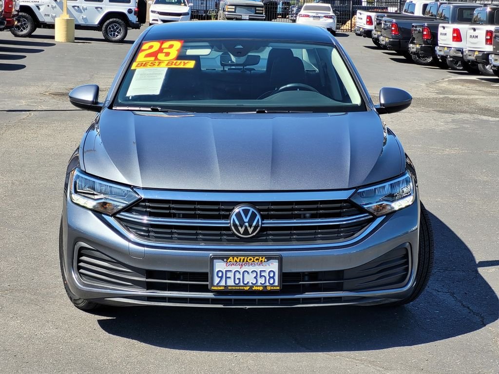 Used 2023 Gray Volkswagen 1.5T SE image 2