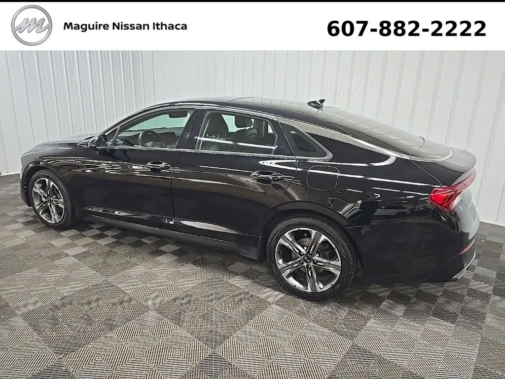 Used 2021 Black Kia EX image 5