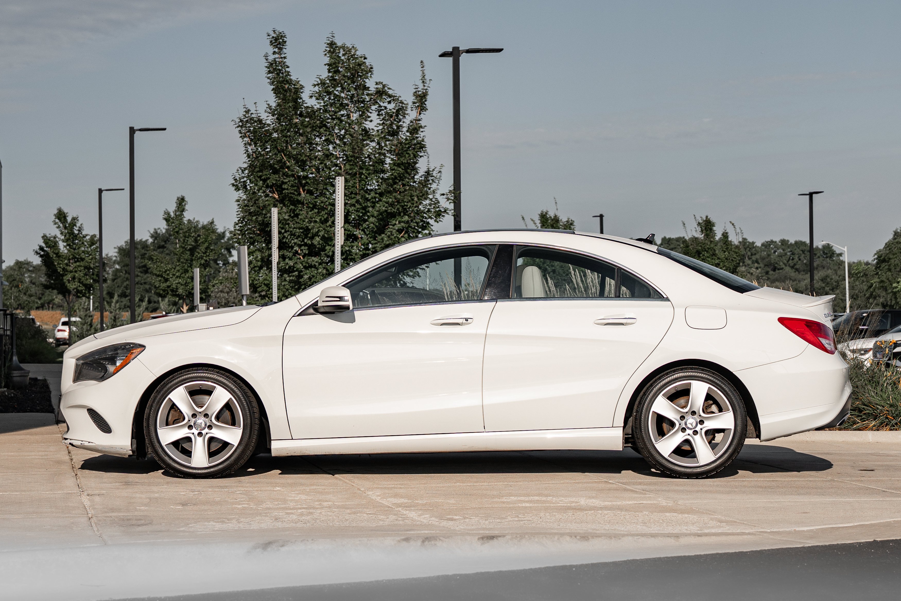 Used 2017 Cirrus White Mercedes-Benz CLA 250 image 6