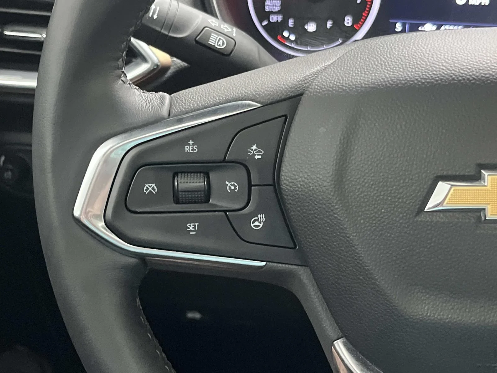 Used 2023 NITRO YELLOW METALLIC Chevrolet ACTIV image 19
