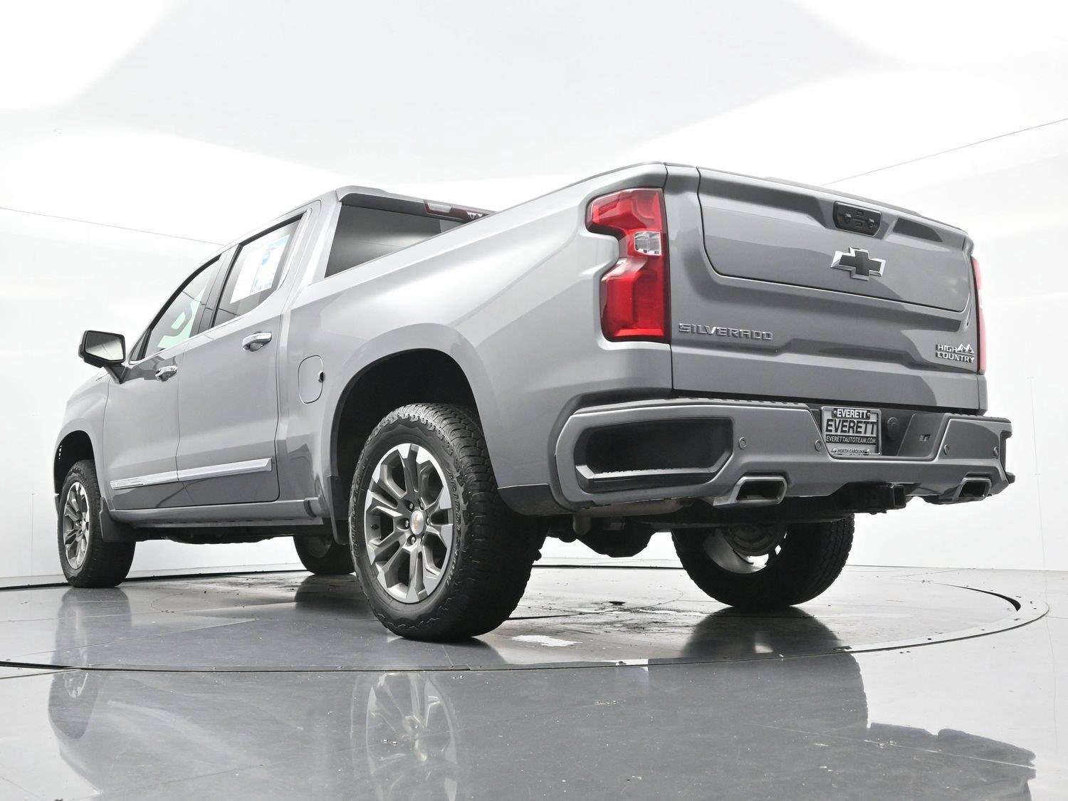 Used 2025 Sterling Gray Metallic Chevrolet High Country image 49