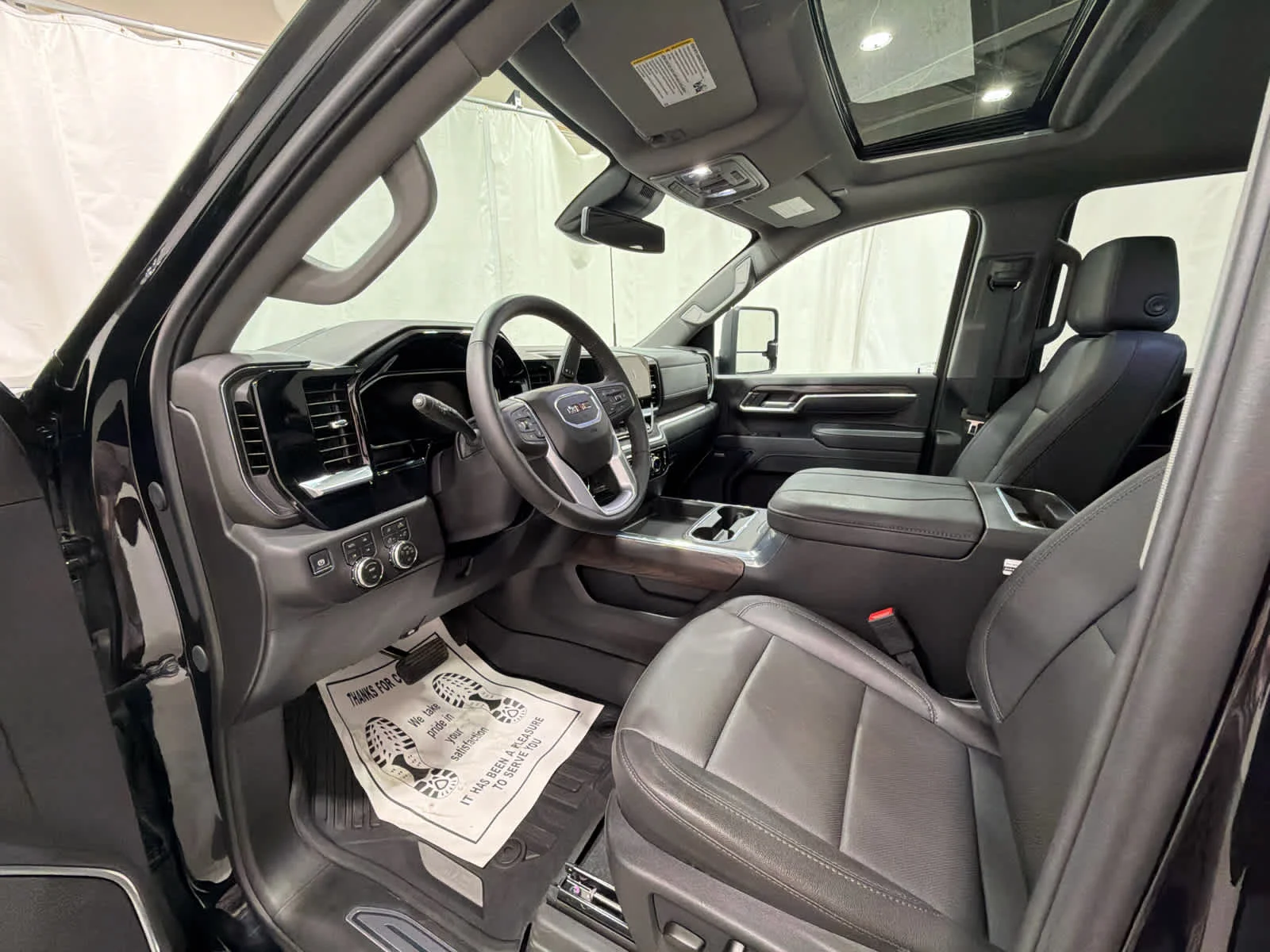Used 2026 Onyx Black GMC SLT image 8