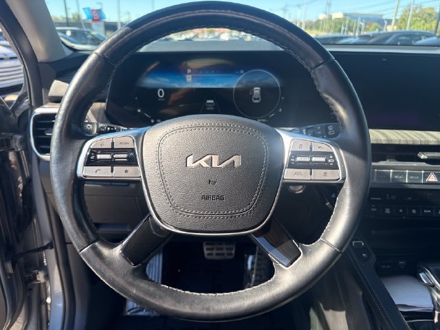 Used 2024 Silver Kia SX image 16