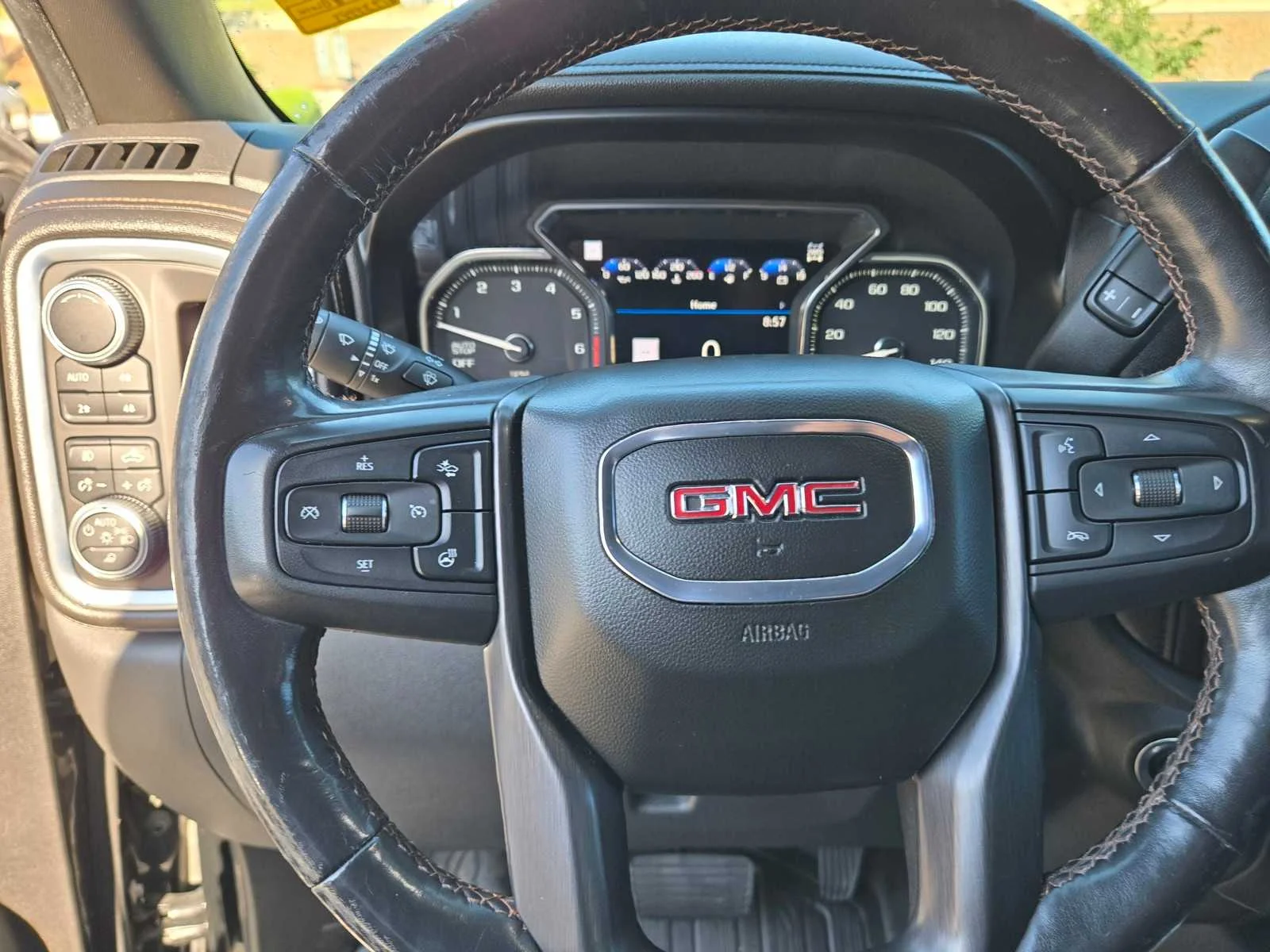 Used 2019 ONYX BLACK GMC AT4 image 29
