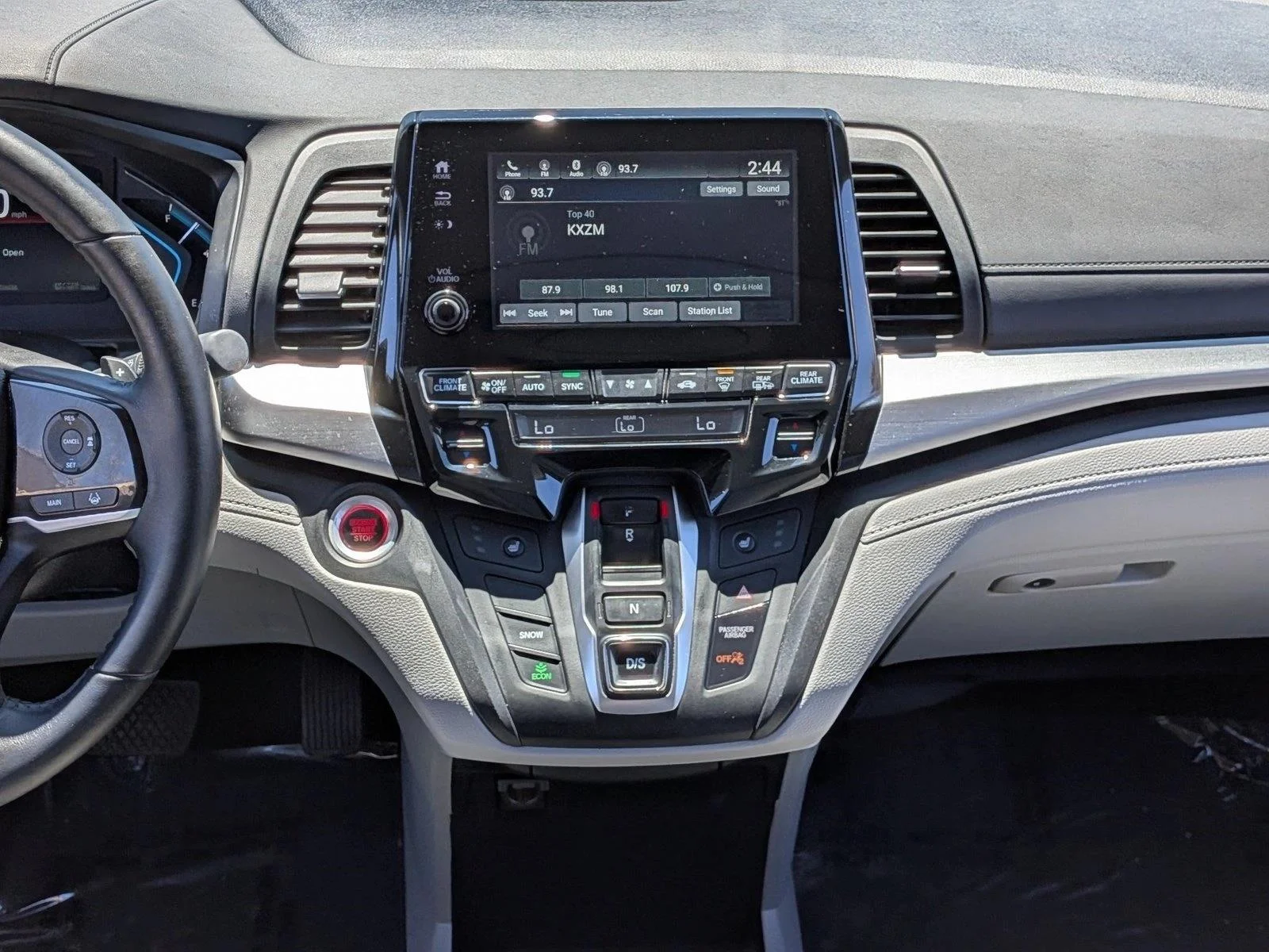 Used 2018 Silver/Gray Honda EX-L image 12