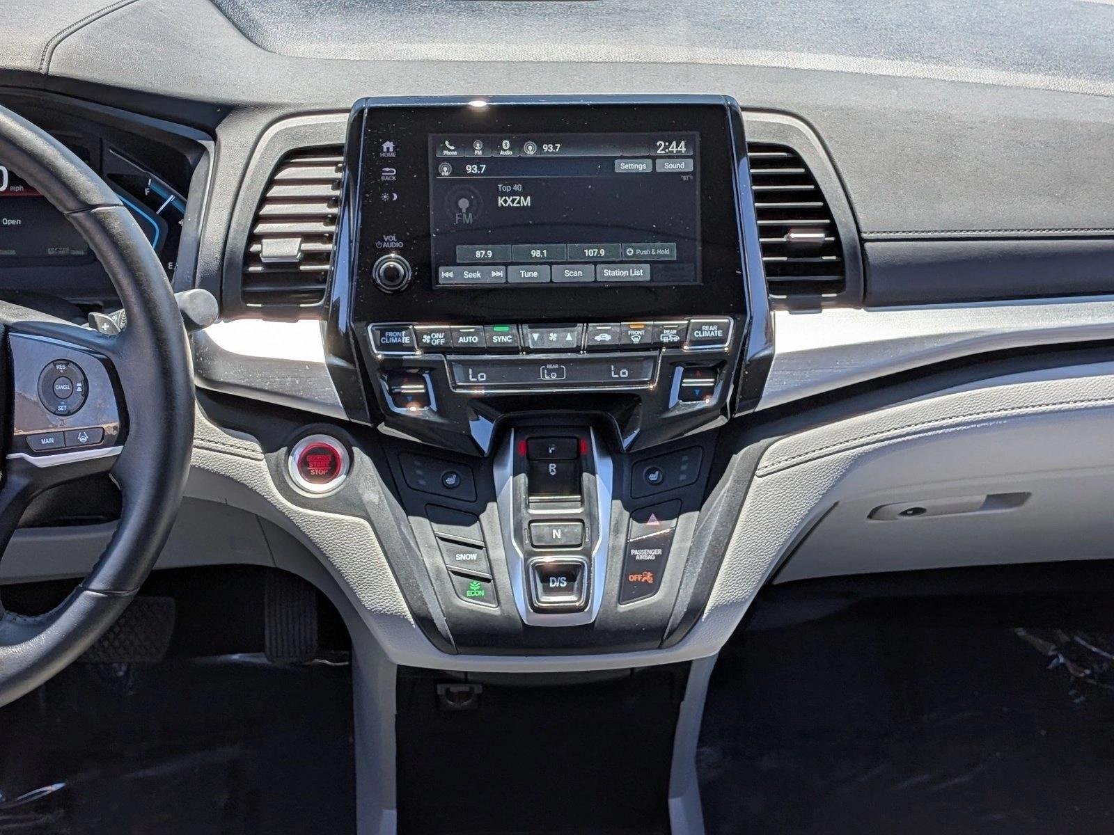 Used 2018 Silver/Gray Honda EX-L image 12