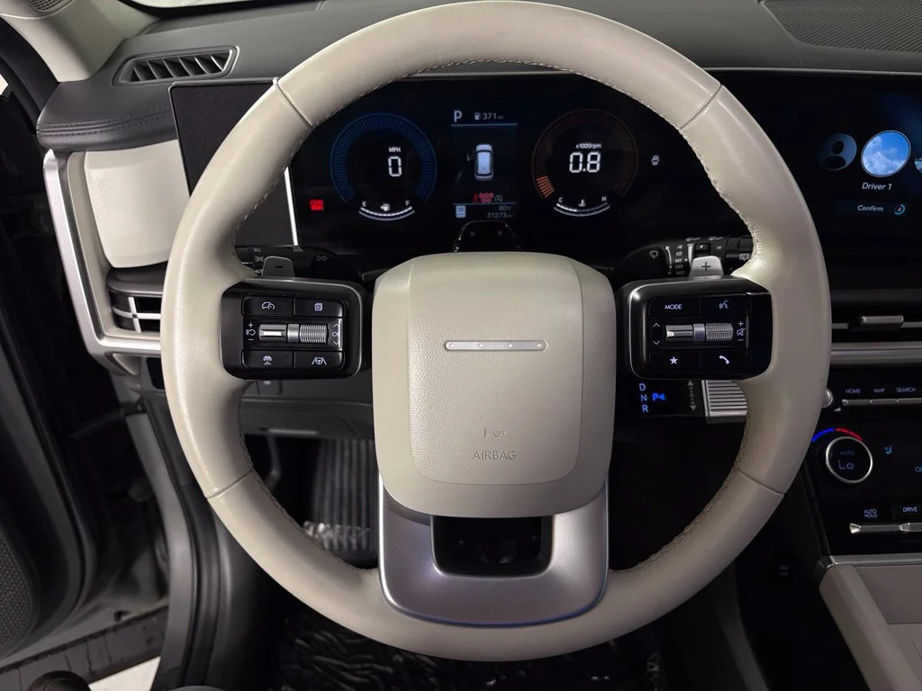 Used 2025 Gray Hyundai SEL image 18