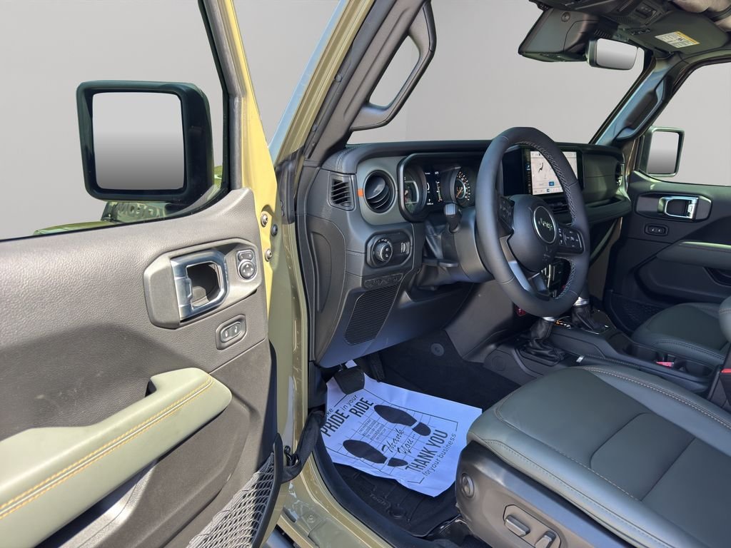 Used 2025 Green Jeep Mojave X image 6