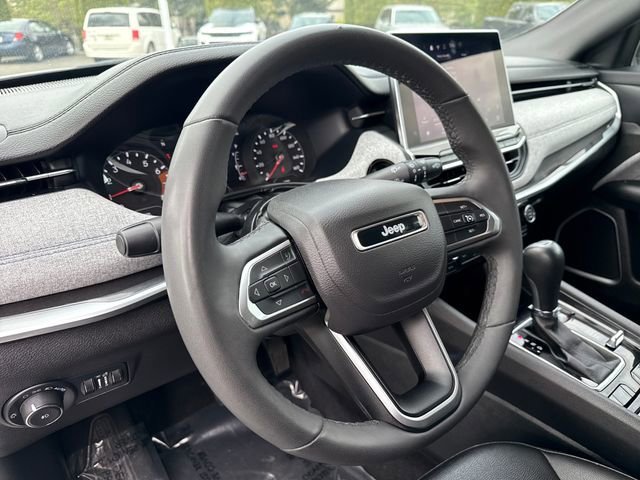 Used 2024 Bright White Clearcoat Jeep Latitude image 19