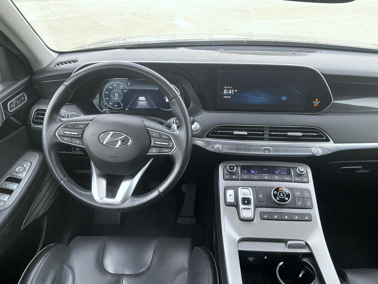 Used 2022 Green Hyundai Limited image 14
