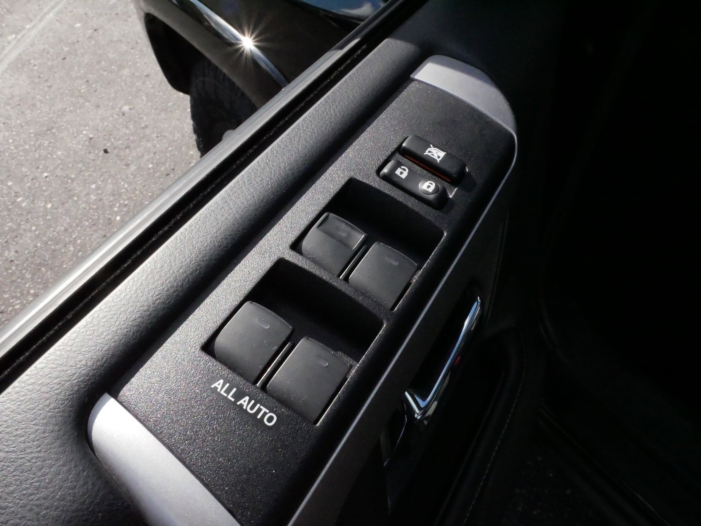 Used 2023 Midnight Black Metallic Toyota SR5 image 19