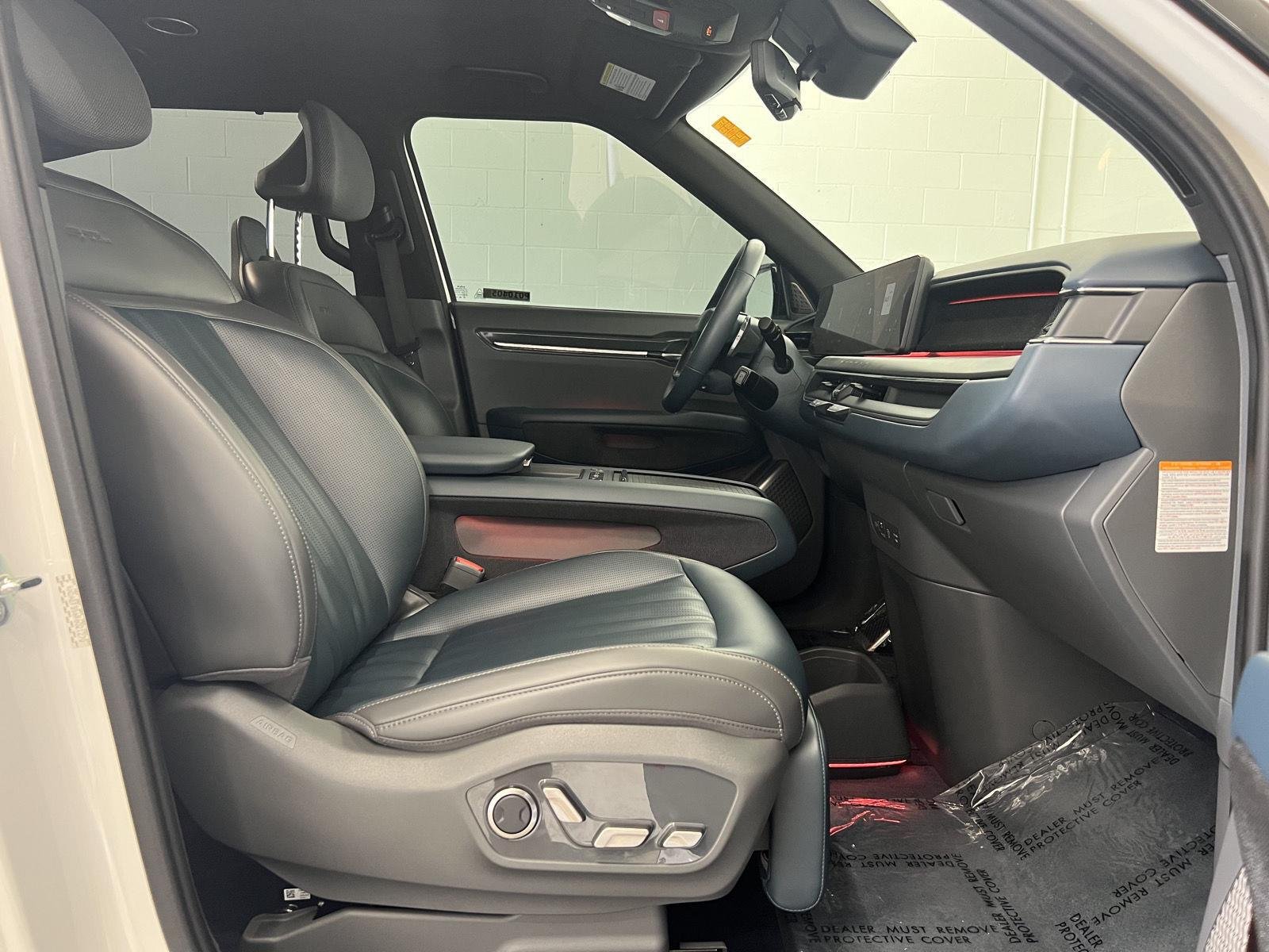 Used 2024 Snow White Pearl Kia GT-Line image 29