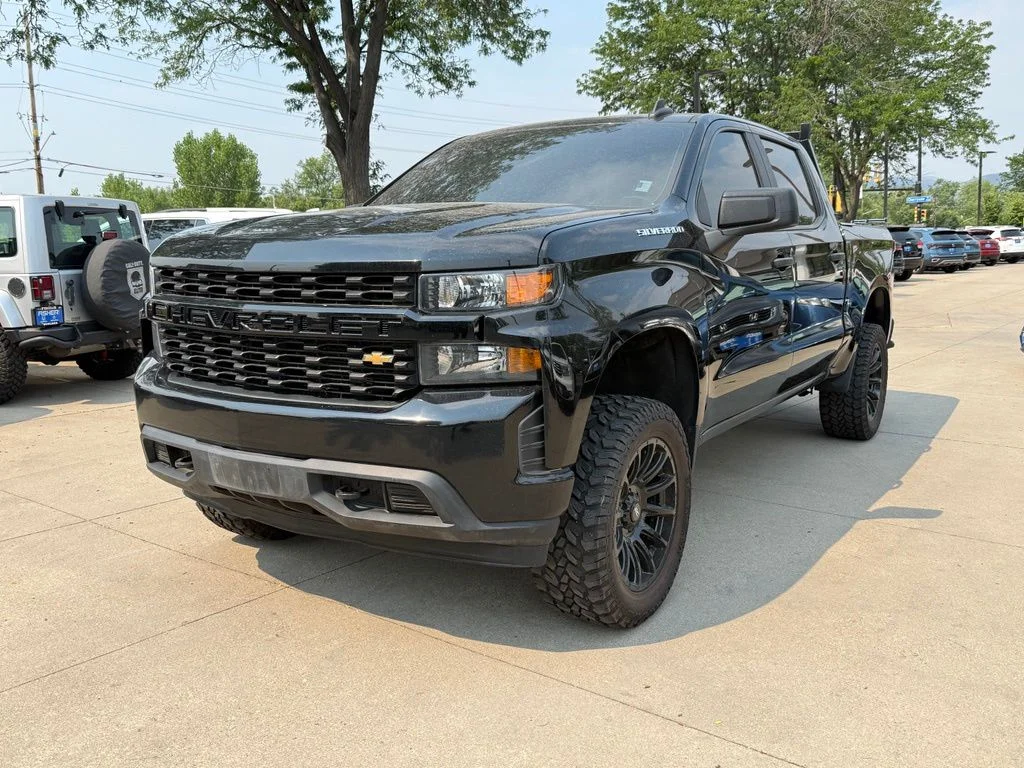 Used 2022 Black Chevrolet Custom image 8