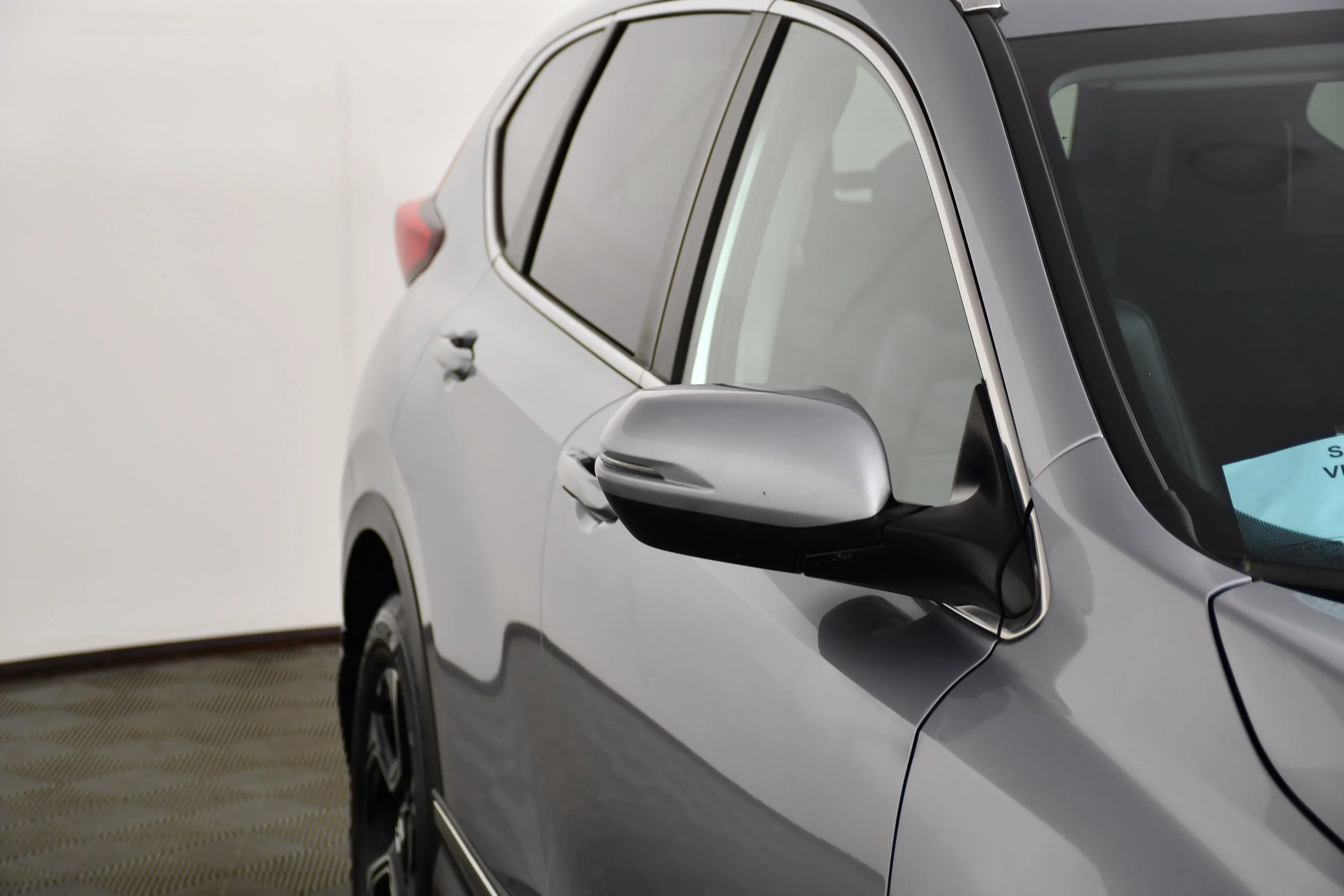 Used 2019 Lunar Silver Metallic Honda Touring image 14