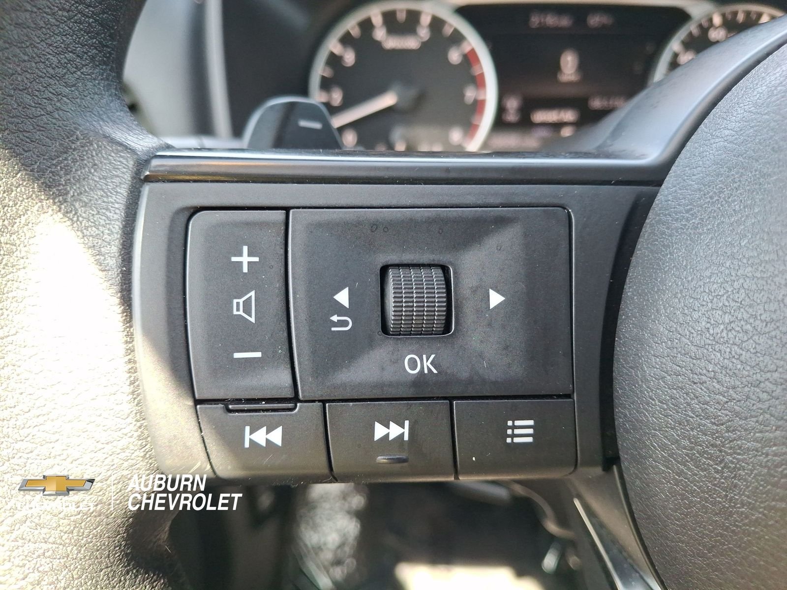 2024 Nissan Rogue S - Photo 13