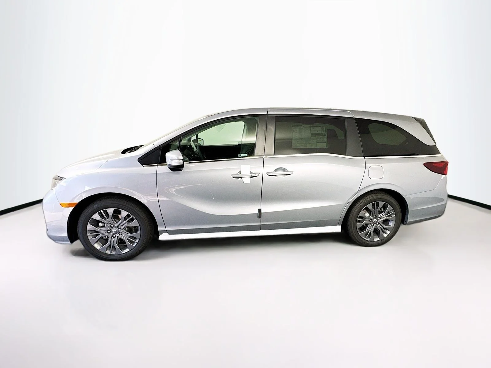 Used 2026 Silver Honda Touring image 4
