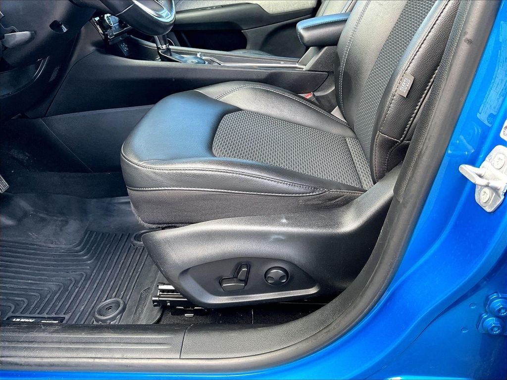 Used 2022 Laser Blue Jeep Latitude image 34