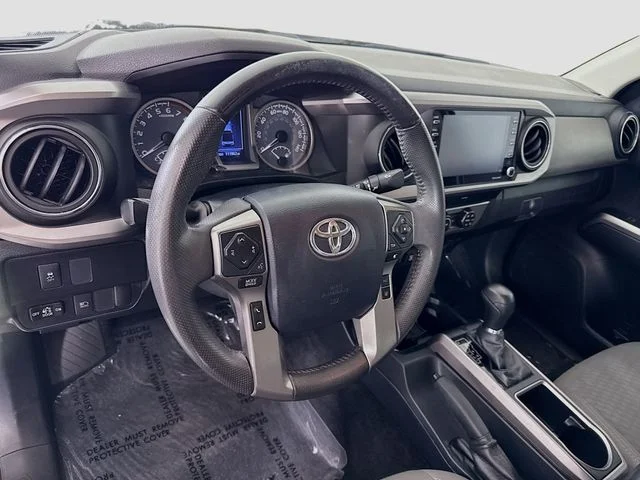Certified Used 2020  Toyota SR5 image 9