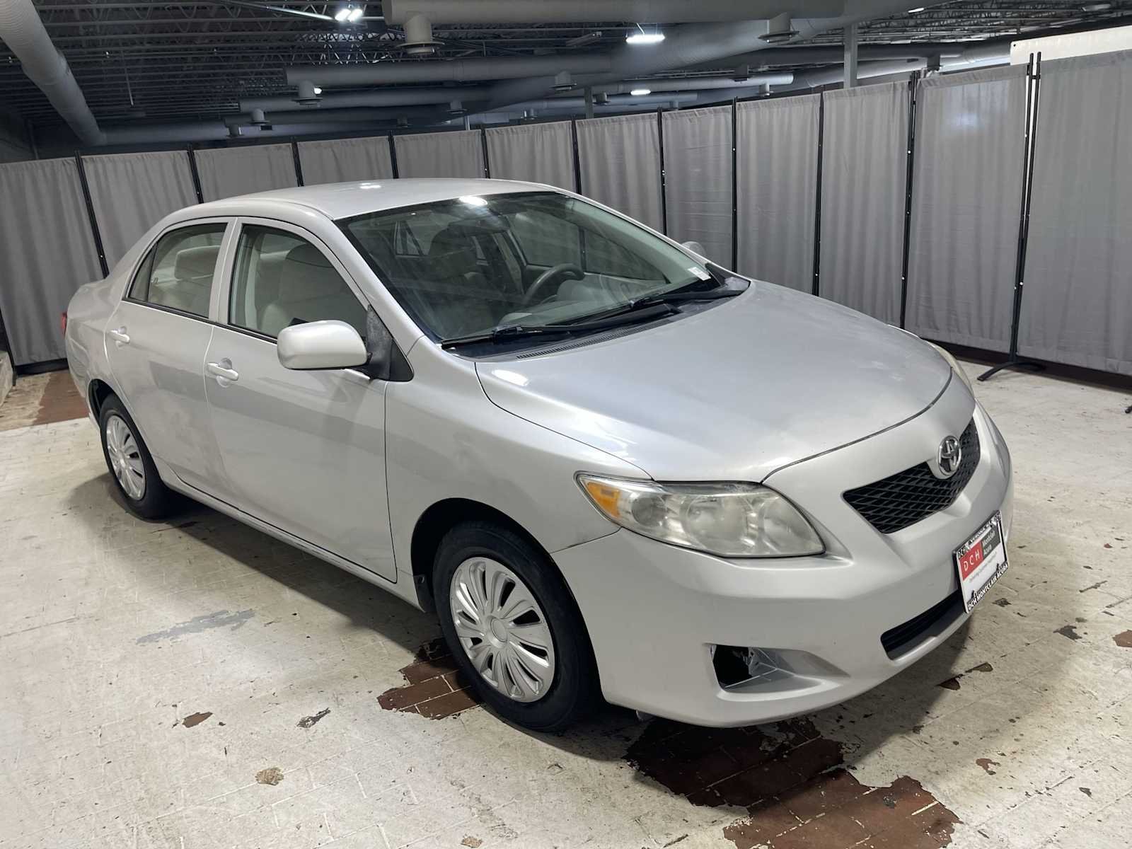 Used 2010 Classic Silver Metallic Toyota LE image 27