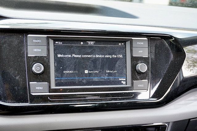 Used 2022 White Volkswagen 1.5T S image 24