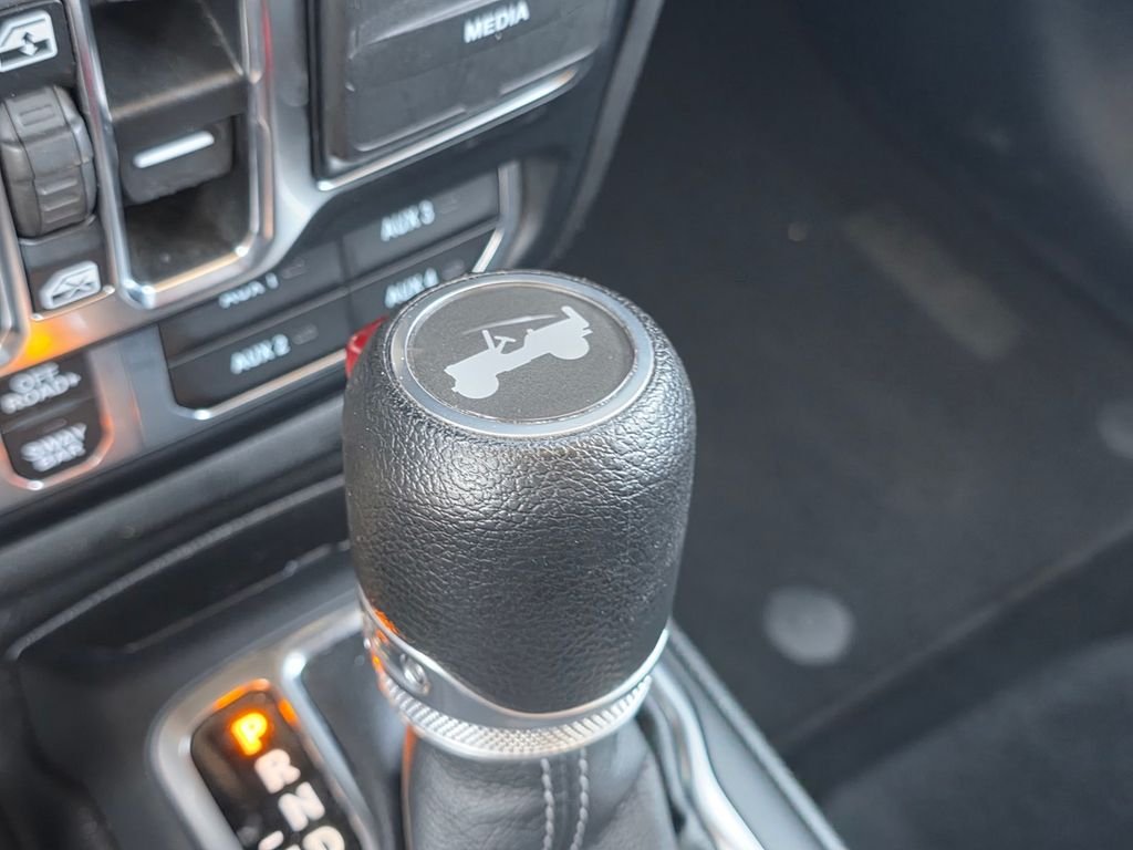 Used 2024 Silver Jeep Rubicon 4xe image 31