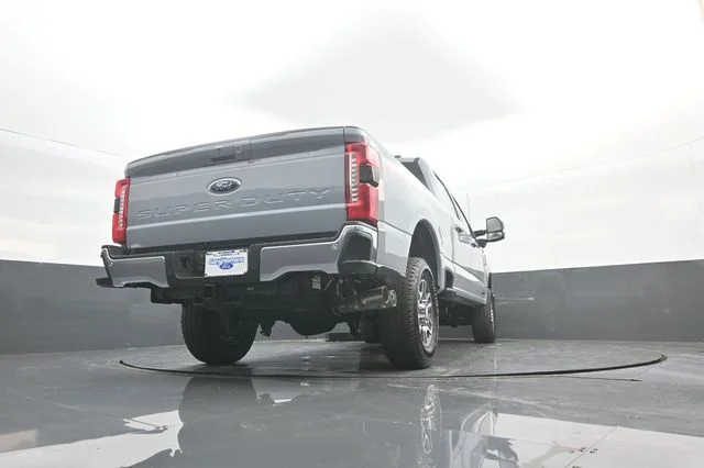 Used 2026 Gray Metallic Ford Lariat image 28