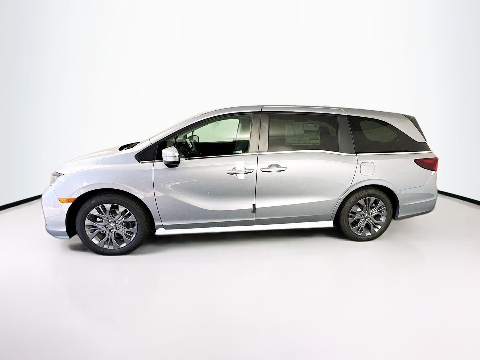 Used 2026 Silver Honda Touring image 4