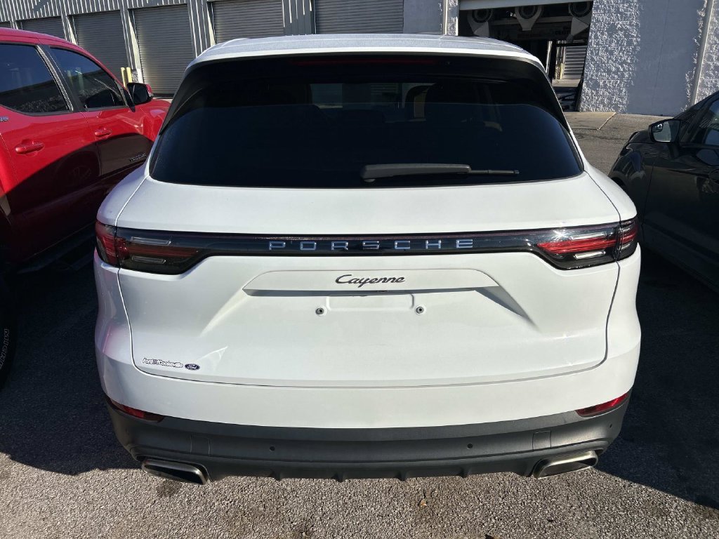 Used 2023  Porsche  image 3