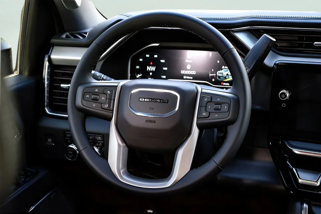 Used 2025 Onyx Black GMC Denali image 19