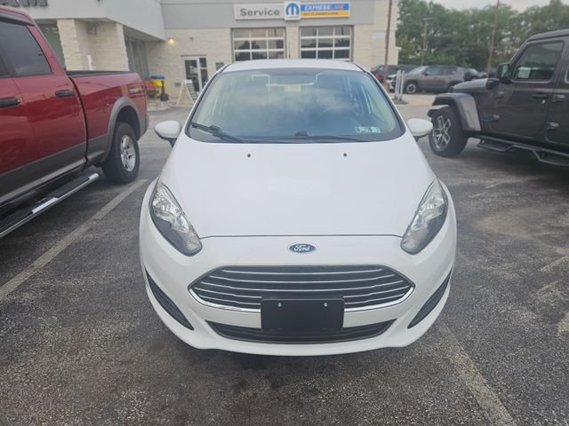 Used 2016 White Ford SE image 3