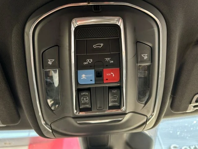 Used 2022 Gray Jeep Altitude image 46