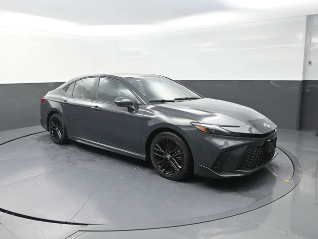 Used 2025  Toyota SE image 10