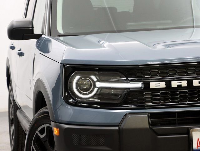 New 2025 Azure Gray Metallic Tri-Coat Ford Outer Banks® image 4