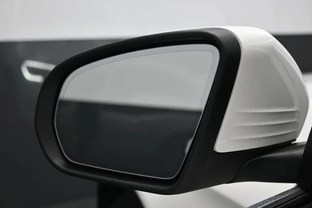 Used 2022 White Mercedes-Benz GLC 300 image 4