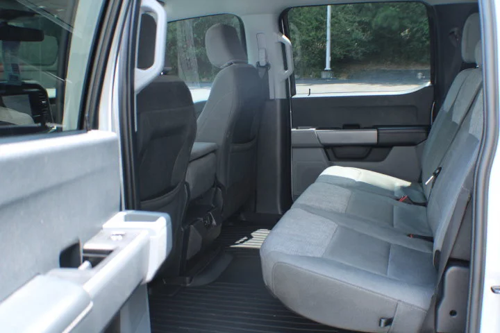 Used 2023  Ford  image 14