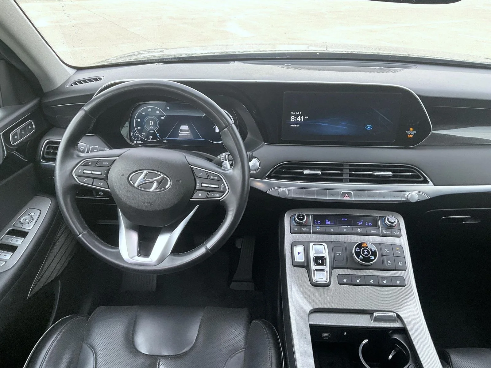 Used 2022 Green Hyundai Limited image 14