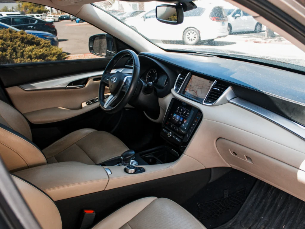Used 2019 Graphite Shadow INFINITI ESSENTIAL image 31