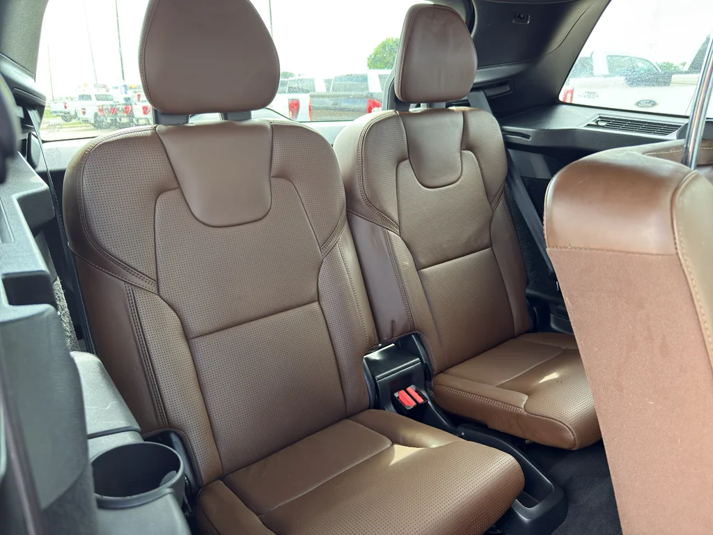 Used 2020 Crystal White Metallic Volvo Inscription image 27