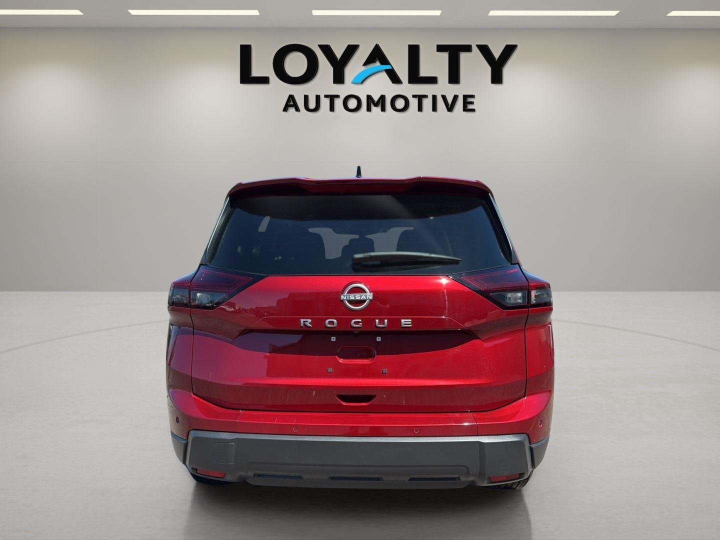 Used 2025 Scarlet Ember Tintcoat Nissan S image 4