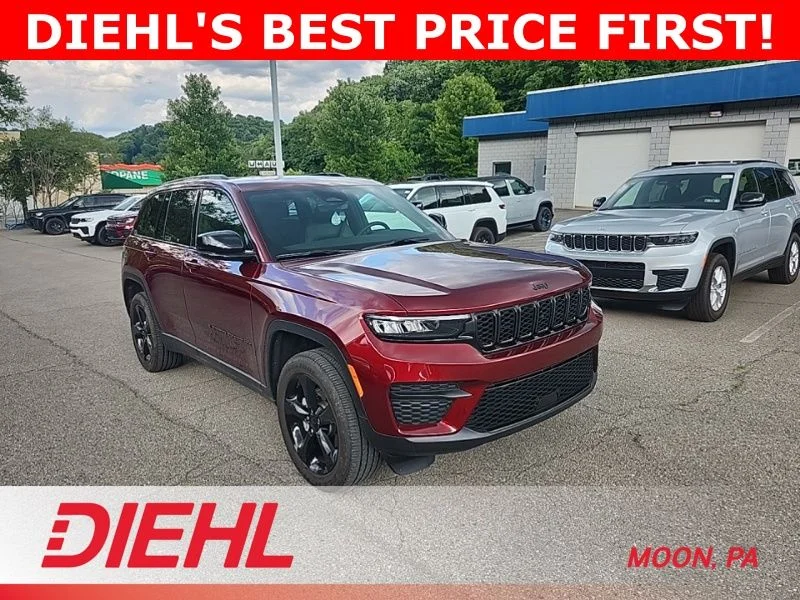Used 2025 Red Jeep Altitude X image 1